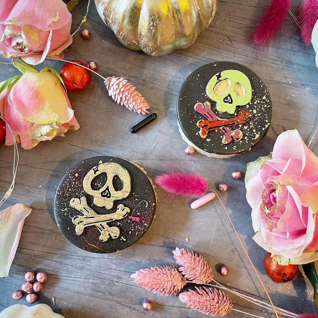 Skull and Bones Cross POPup Embosser Cookie Biscuit Stamp    Halloween
