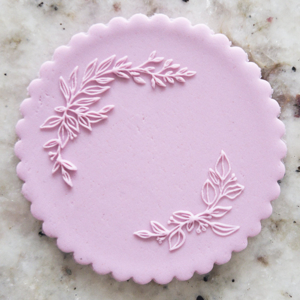 Split Leafy Wreath POPup Embosser Cookie Biscuit Stamp    Mothers Day